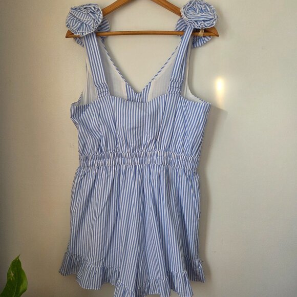 NWT SKIES ARE BLUE STRIPED ROSETTE SHOULDER V NECK BUTTONED ROMPER SIZE M - Picture 2 of 16